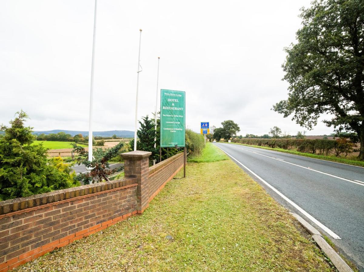 Oyo White Horse Lodge Hotel, East Thirsk Bagby Экстерьер фото